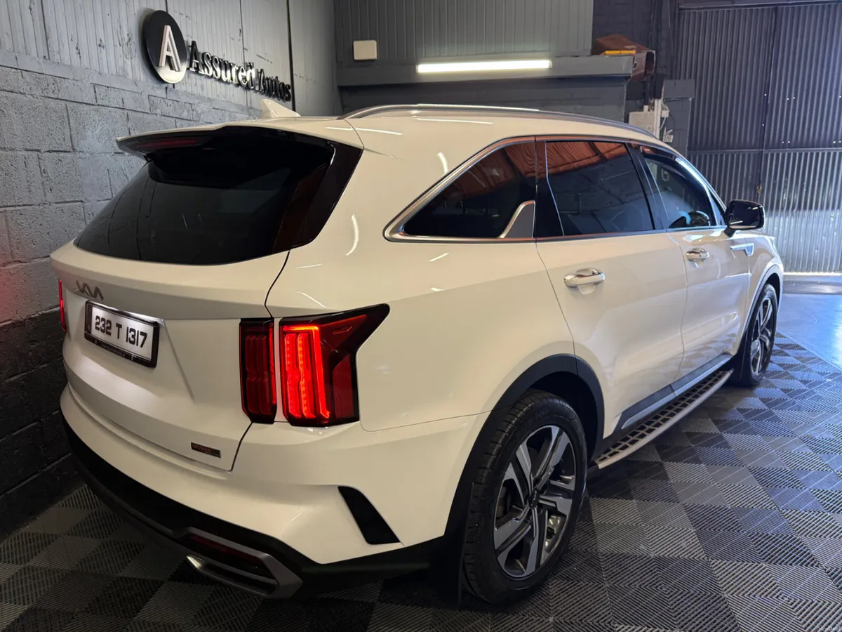 232 Kia Sorento K4 2.2D Auto / 7 Seat - Image 3