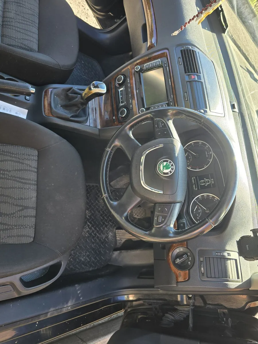 Car - Image 4