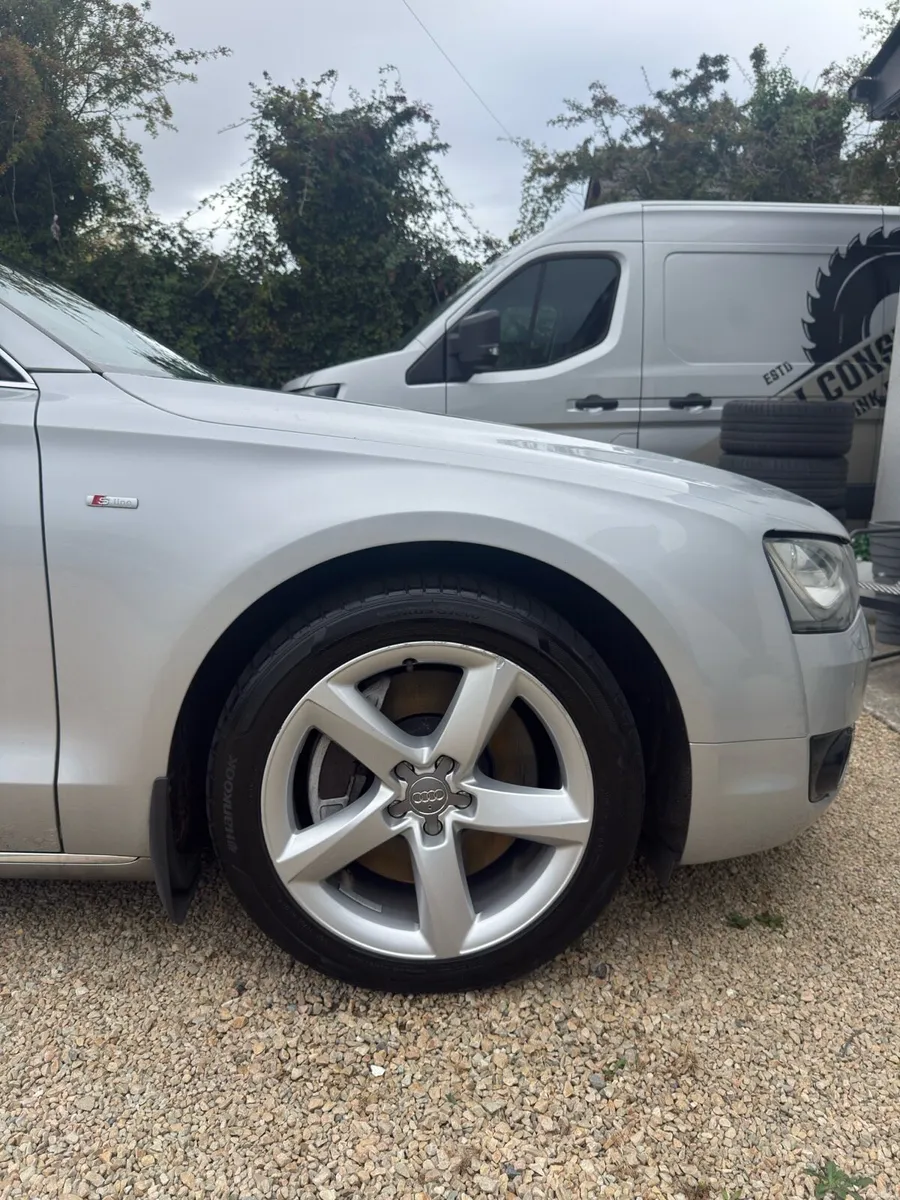 Audi A8 4.2TDI 2010 - Image 4