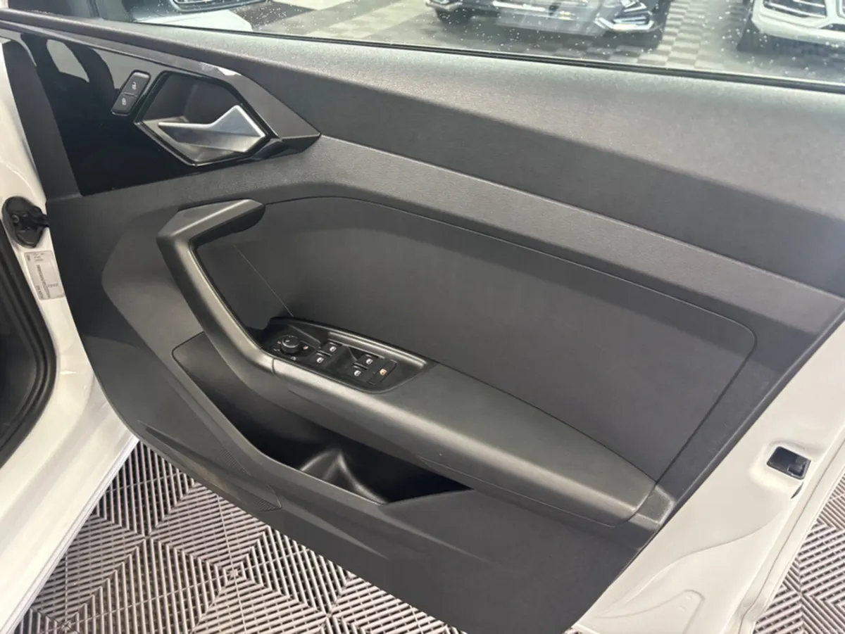 Audi A1 *AUDI A1* *FACELIFT MODEL* *DIGITAL DASH* - Image 6