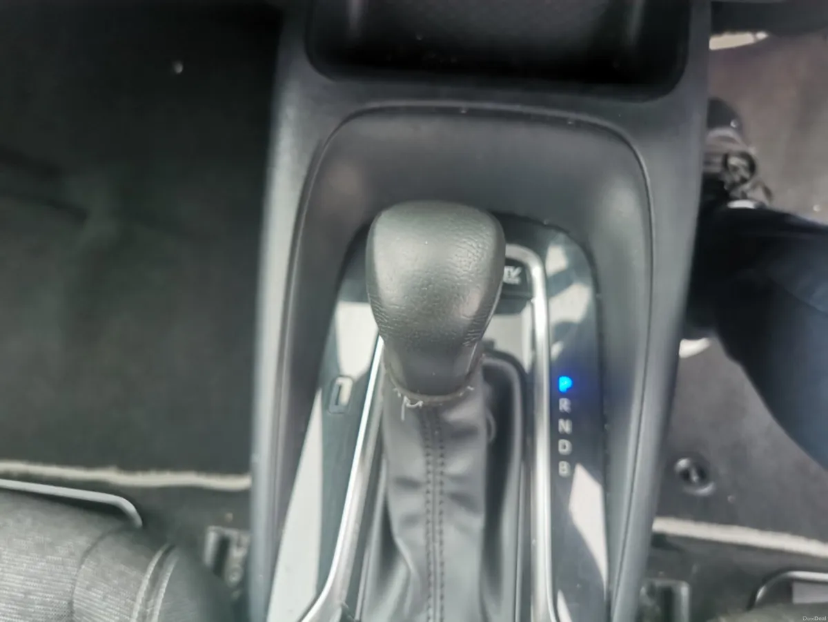 Toyota Corolla HYBRID LUNA T/S 4DR AUTO - Image 6