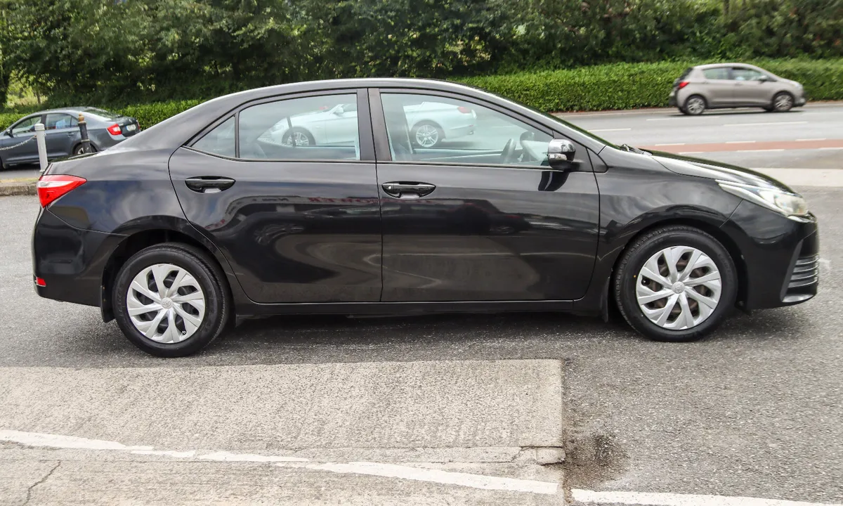 2017 Toyota Corolla D4D 1.4 Diesel Saloon - Image 4