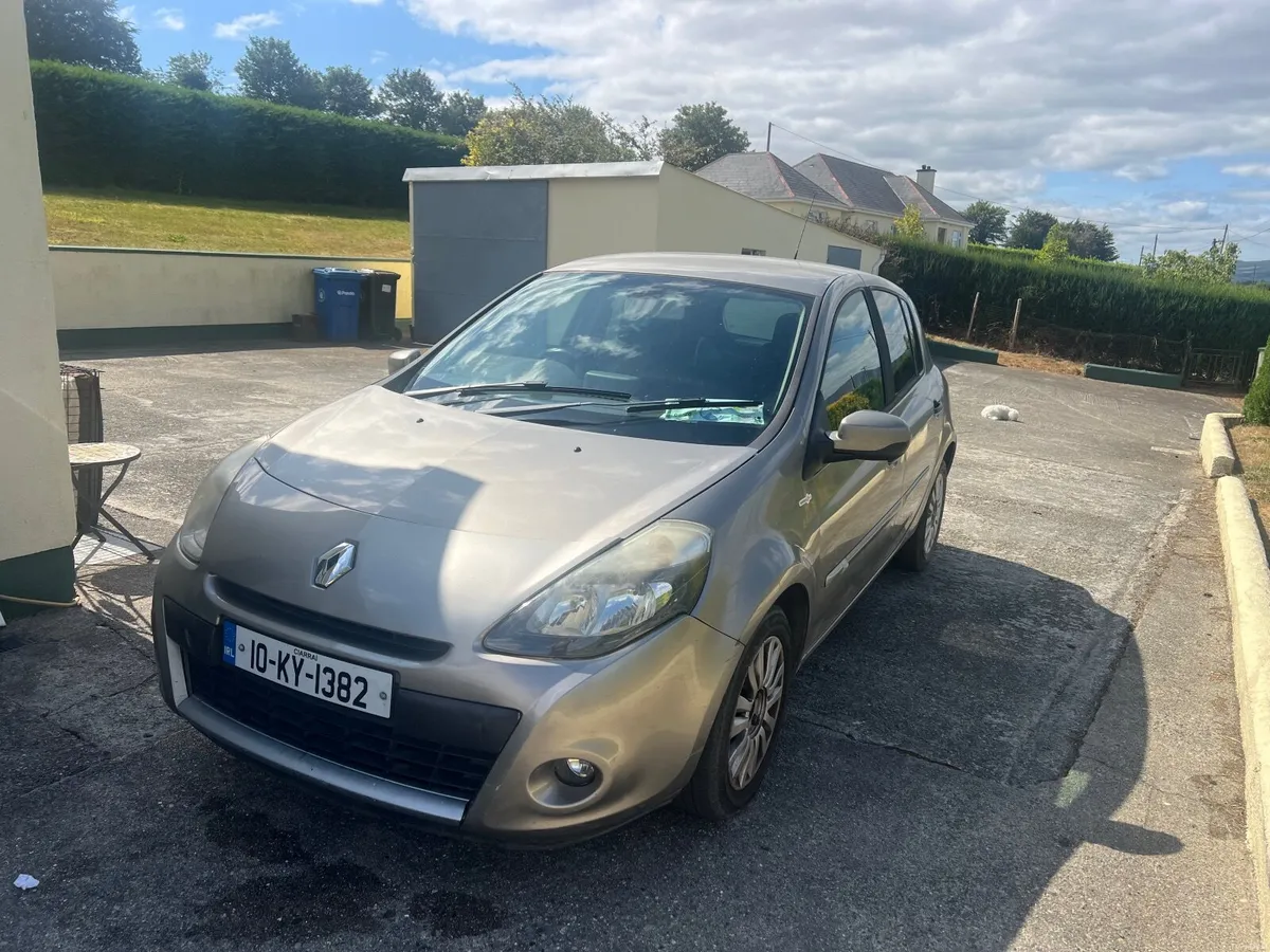 Renault Clio 2010 - Image 1