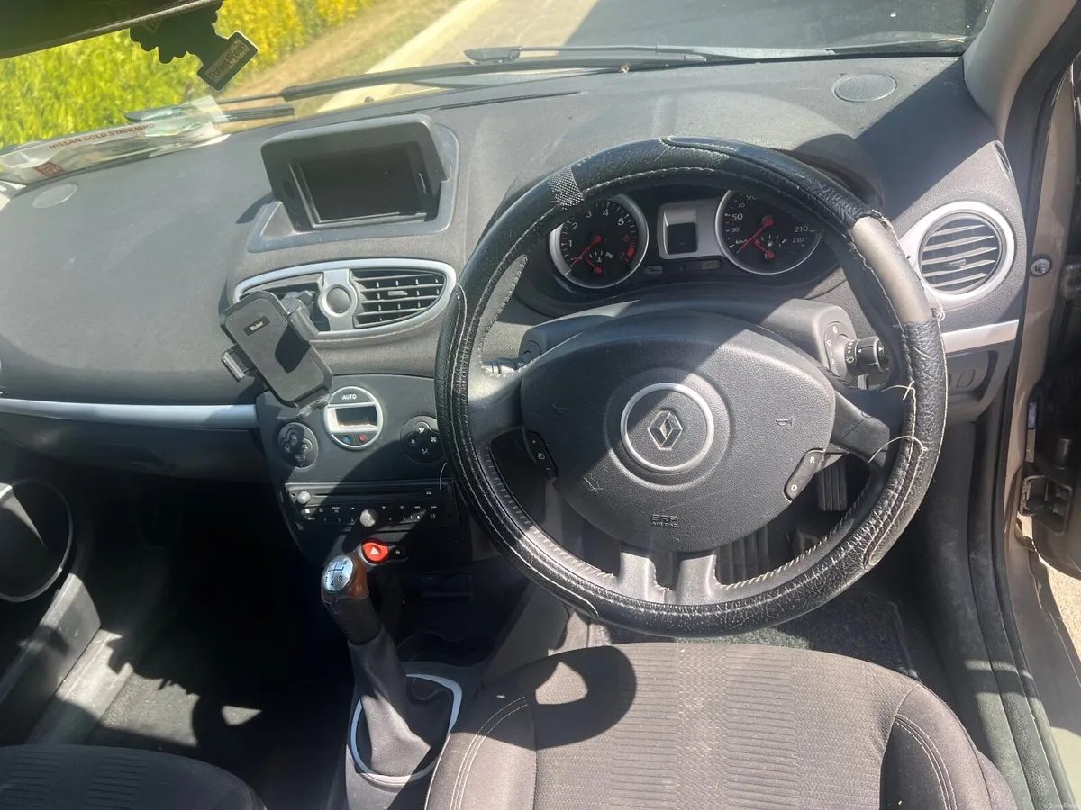 Renault Clio 2010 - Image 5