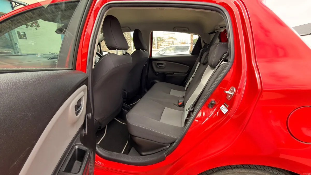 Toyota Yaris 1.5 Ltr ICON TECH HYBRID 5DR Auto - Image 5