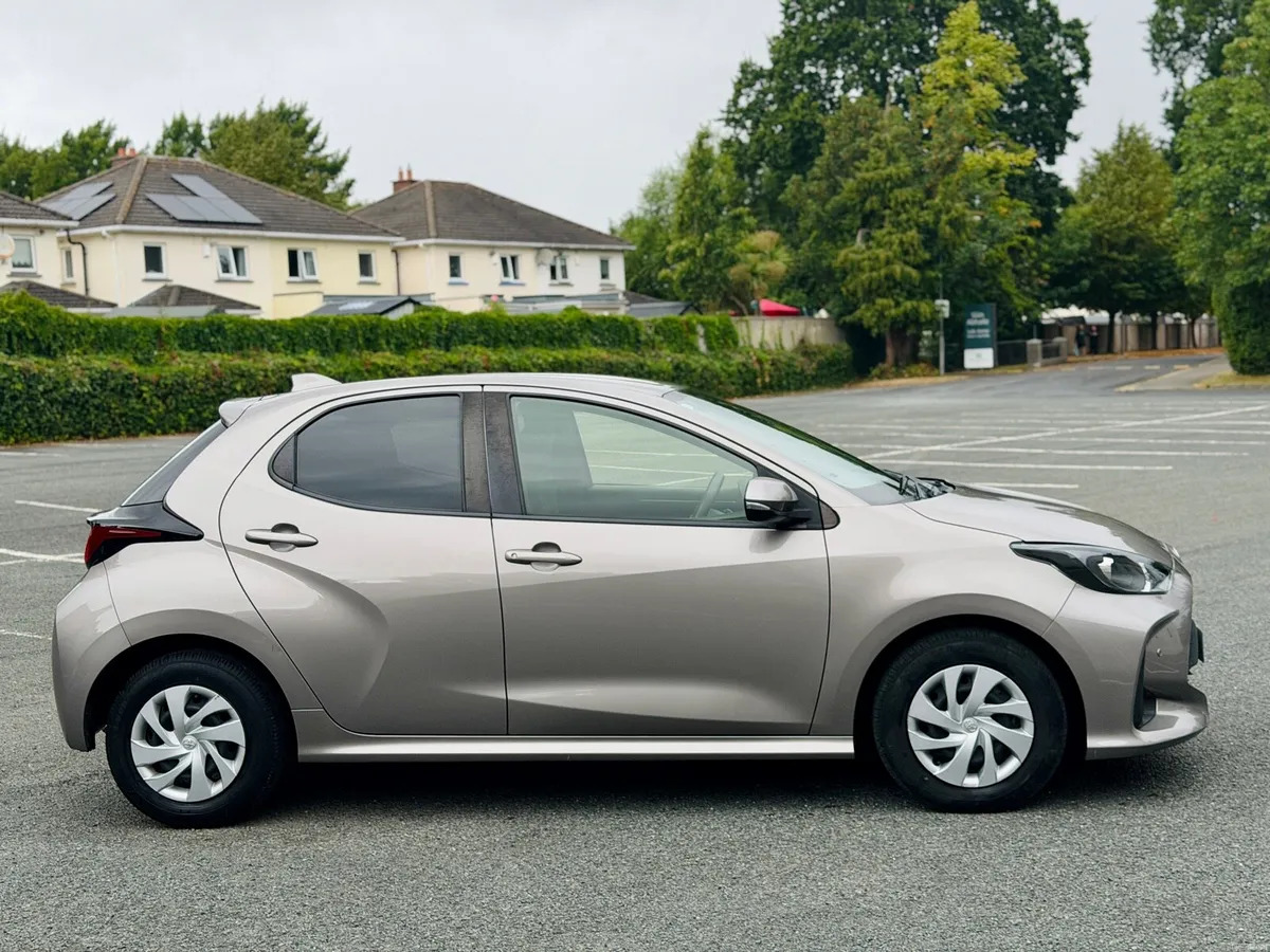 2021 TOYOTA YARIS • HYBRID • NEW NCT - Image 2