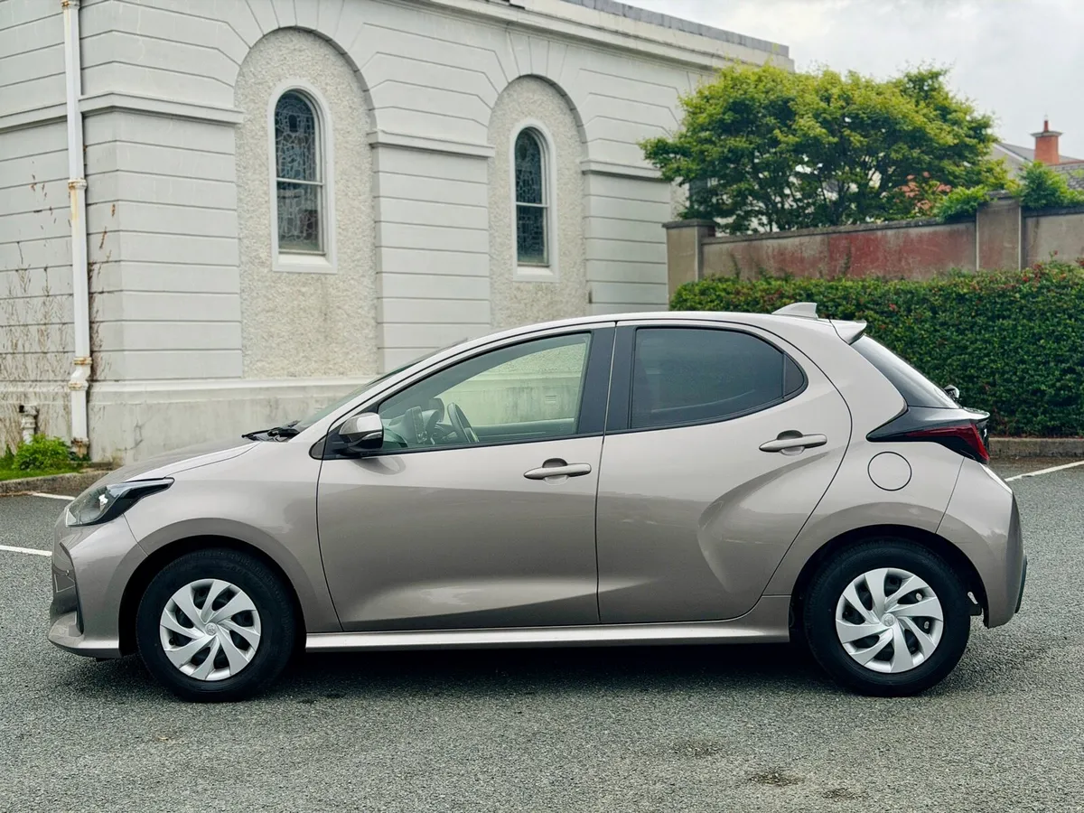 2021 TOYOTA YARIS • HYBRID • NEW NCT - Image 5