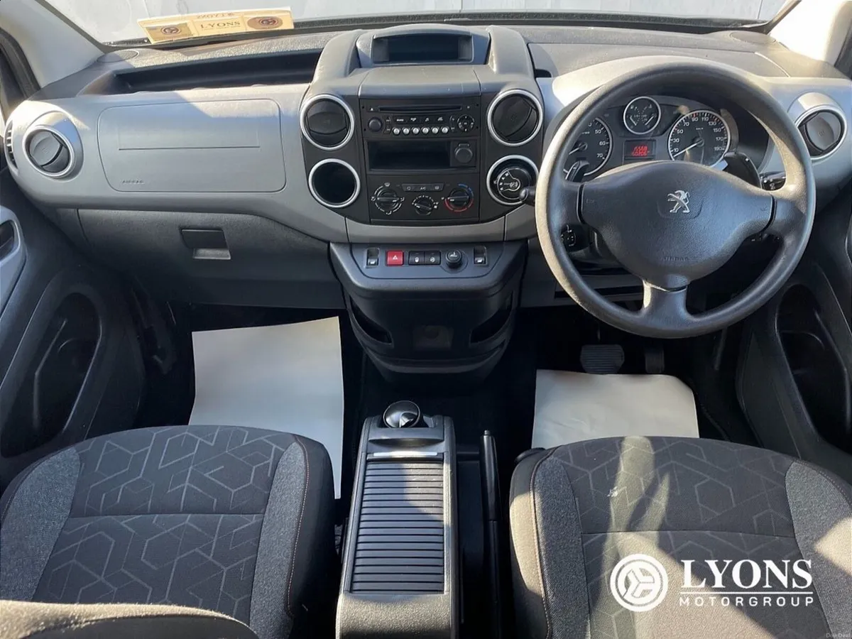 Peugeot Partner Tepee 1.6 AUTO BlueHDi 5 seater - Image 2