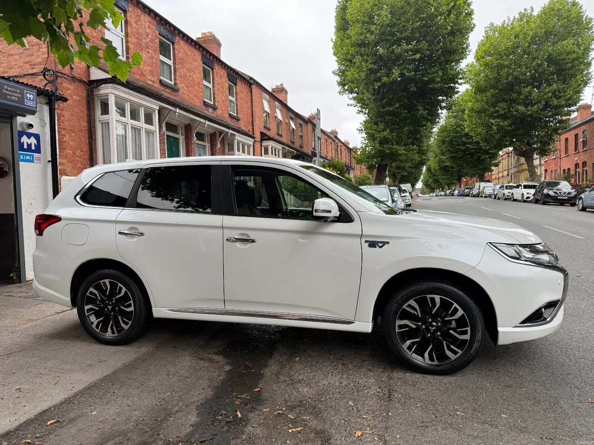 Mitsubishi Outlander 2017 - Image 4