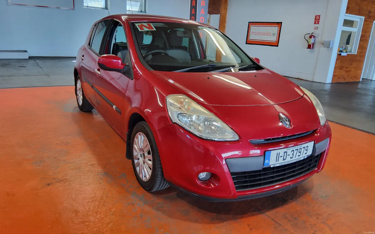 Renault Clio 2011 - Image 1