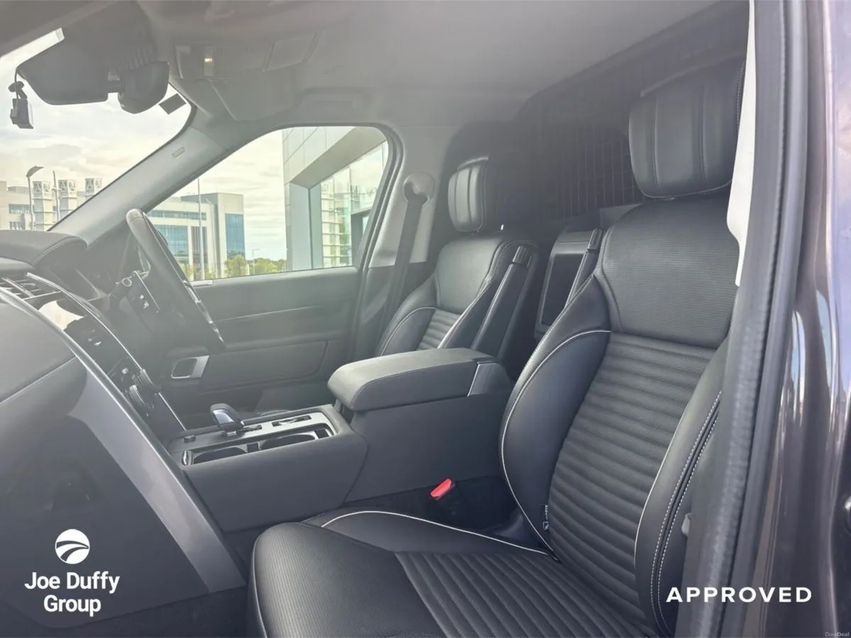 Land Rover Discovery 3.0D D300 HSE - Image 3