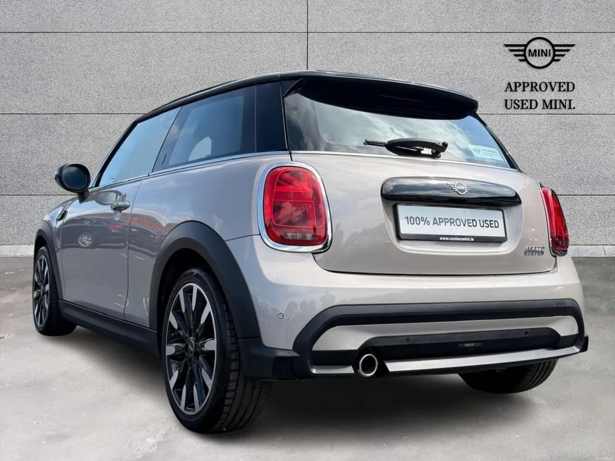 Mini Cooper 3-Door Cooper Exclusive - Image 2