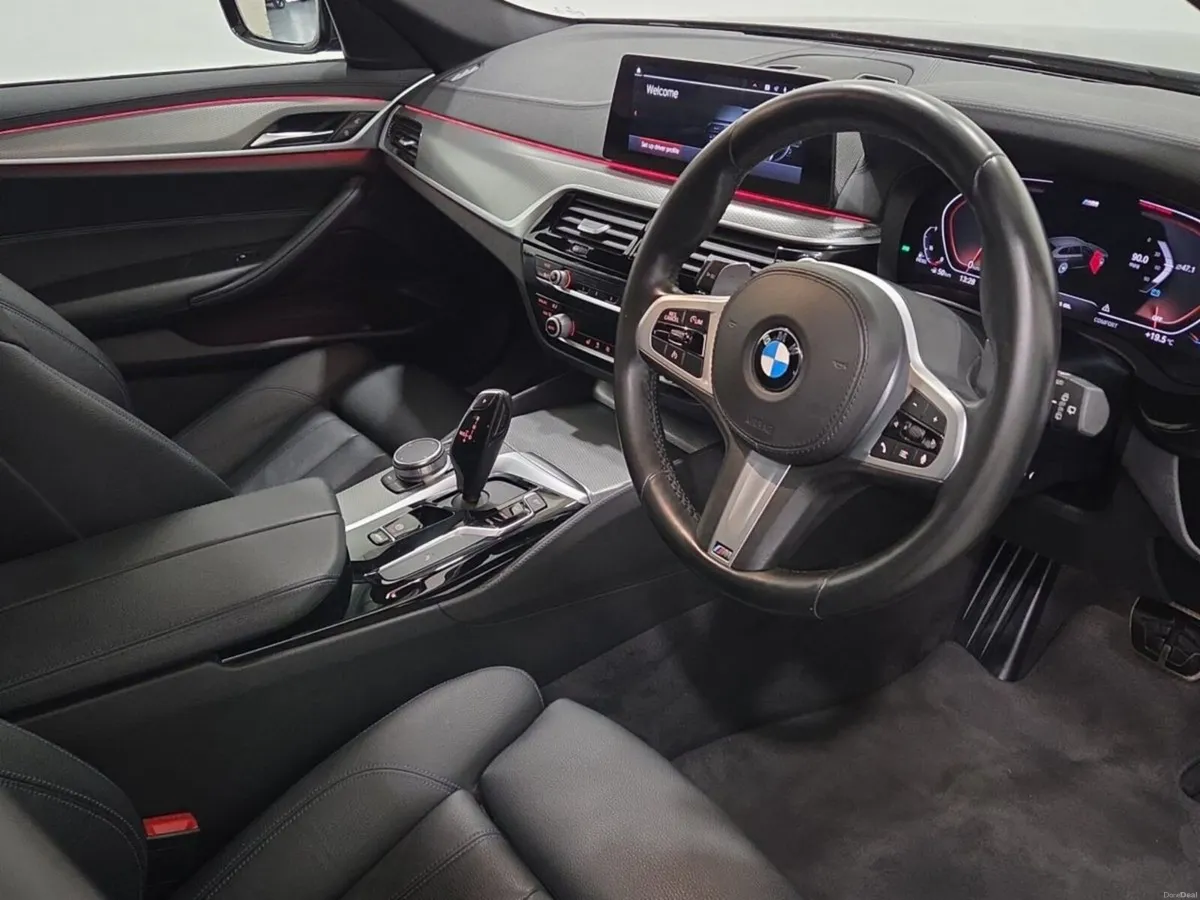 BMW 5-Series 520d M Sport Touring - Image 6