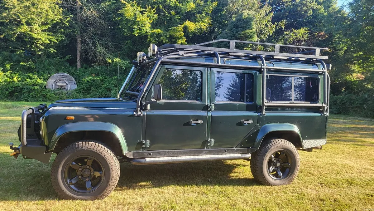 Land Rover Defender 110 One owner from new - Image 4