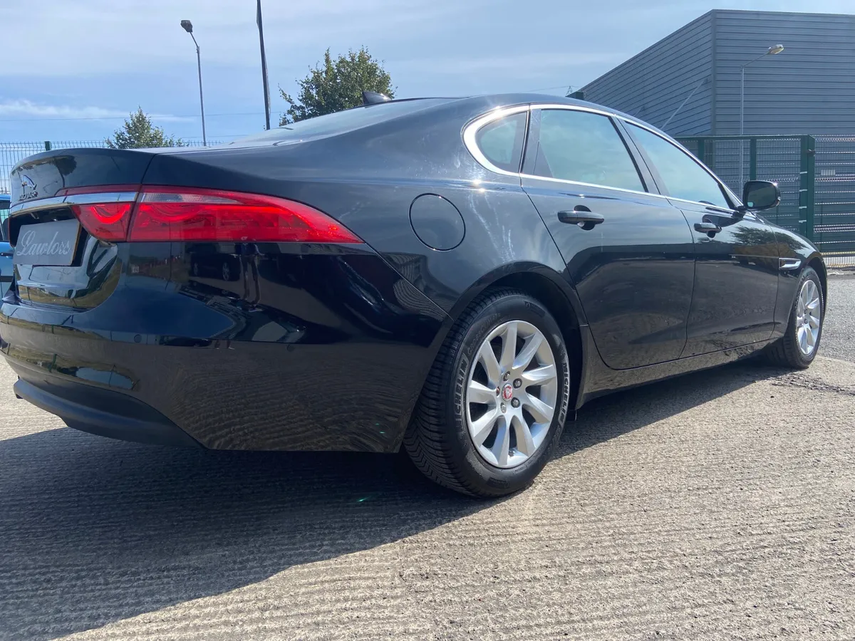 2015 (152) JAGUAR XF 2.0 AUTO FACELIFT - Image 4