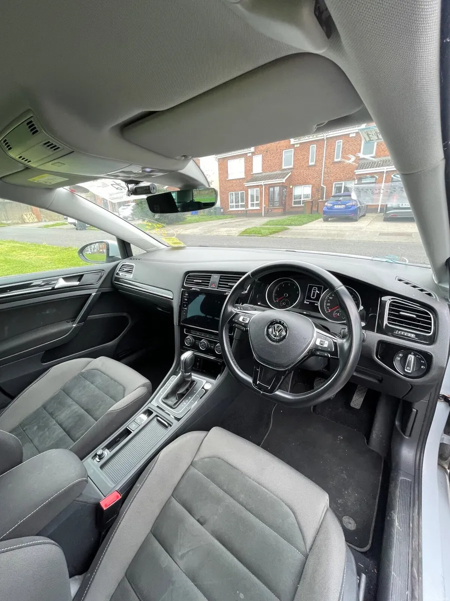 Volkswagen Golf 2018 Estate Automatic - Image 6