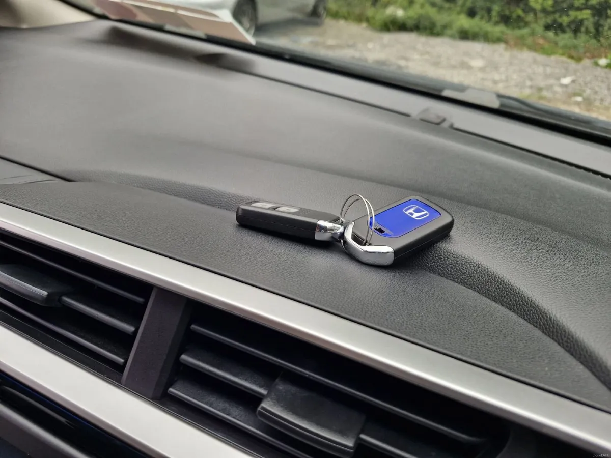 Honda Fit 2015 - Image 2