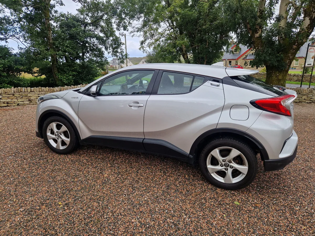Toyota C-HR+ 2019 - Image 2