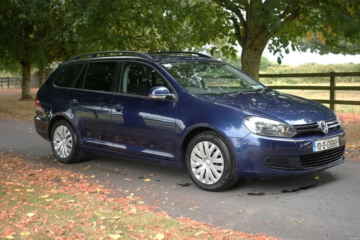 1.4L Automatic Volkswagen Golf Estate - Low km's - Image 2