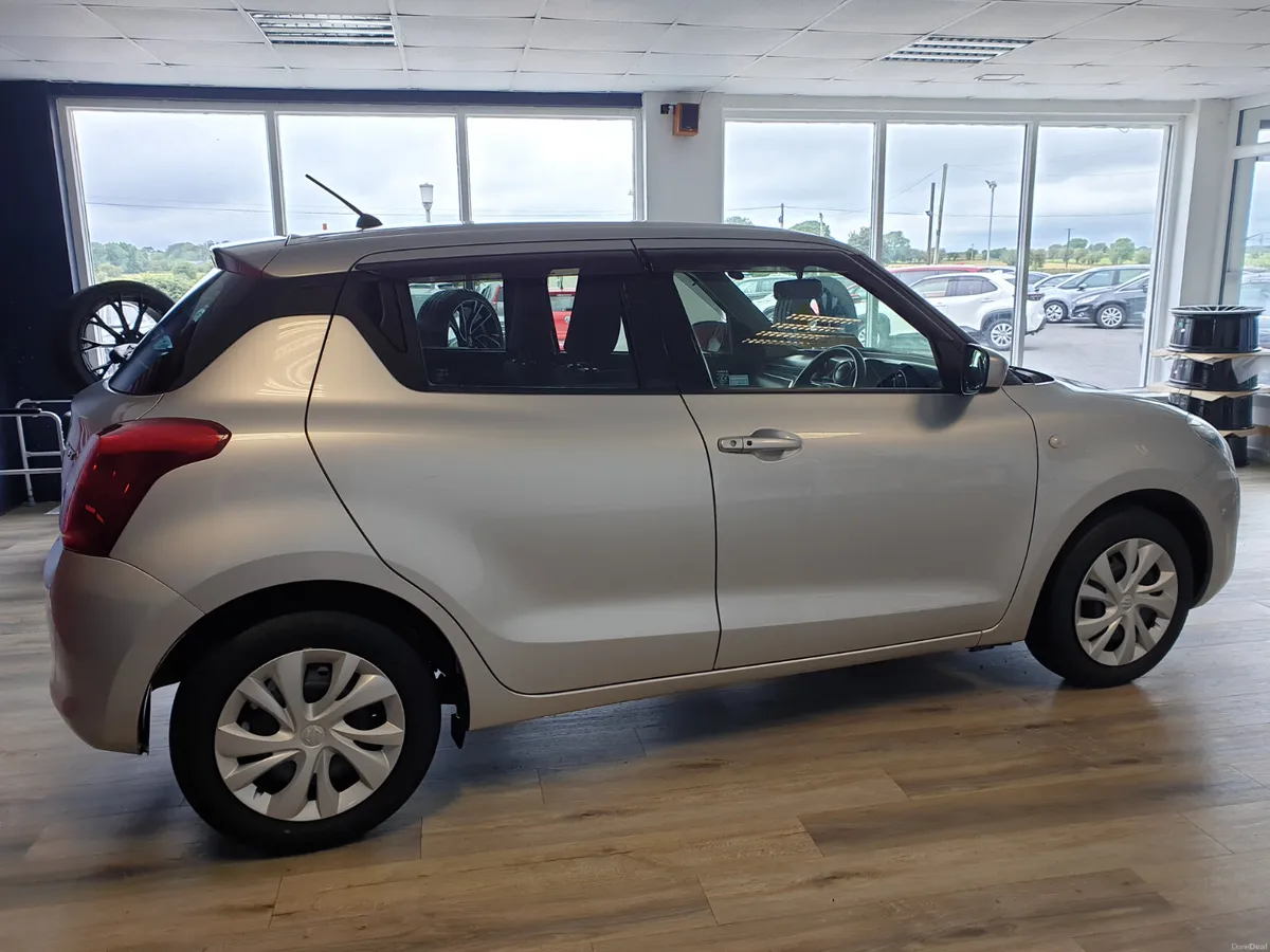 SUZUKI SWIFT 1.2 AUTO**ONLY 27000 KMS** - Image 3