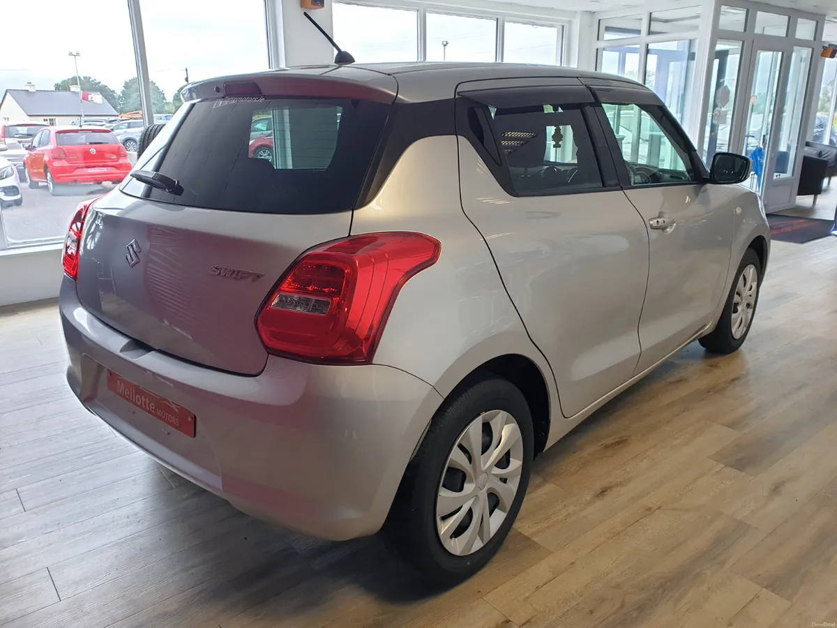 SUZUKI SWIFT 1.2 AUTO**ONLY 27000 KMS** - Image 4