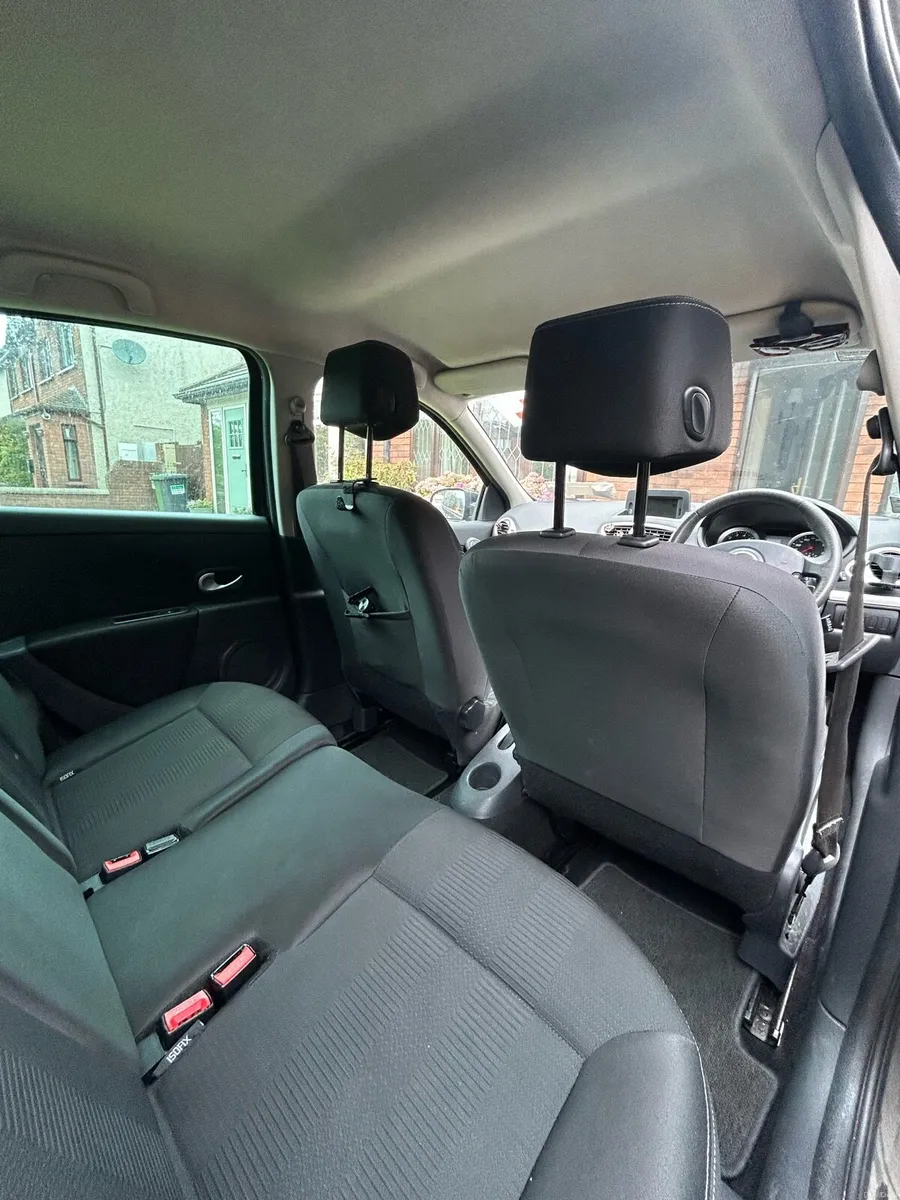 2010 Renault Clio 1.1L TomTom edition - Image 6