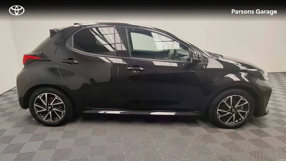 Toyota Yaris 1.5 - Image 3