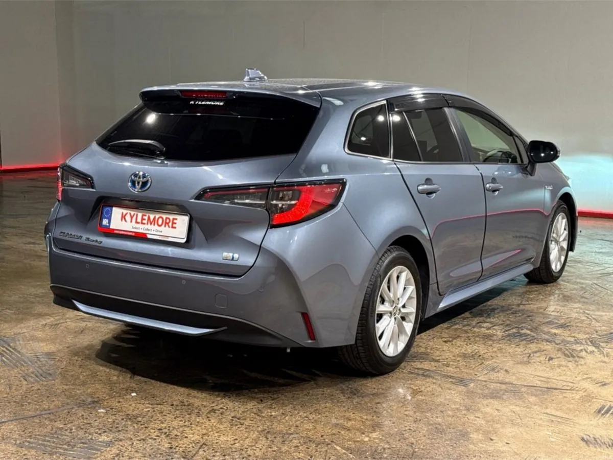 Toyota Corolla TOURING EDITION - 1.8 HYBRID ESTATE - Image 4