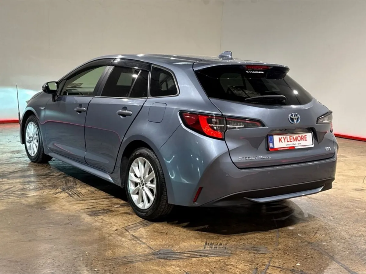Toyota Corolla TOURING EDITION - 1.8 HYBRID ESTATE - Image 5