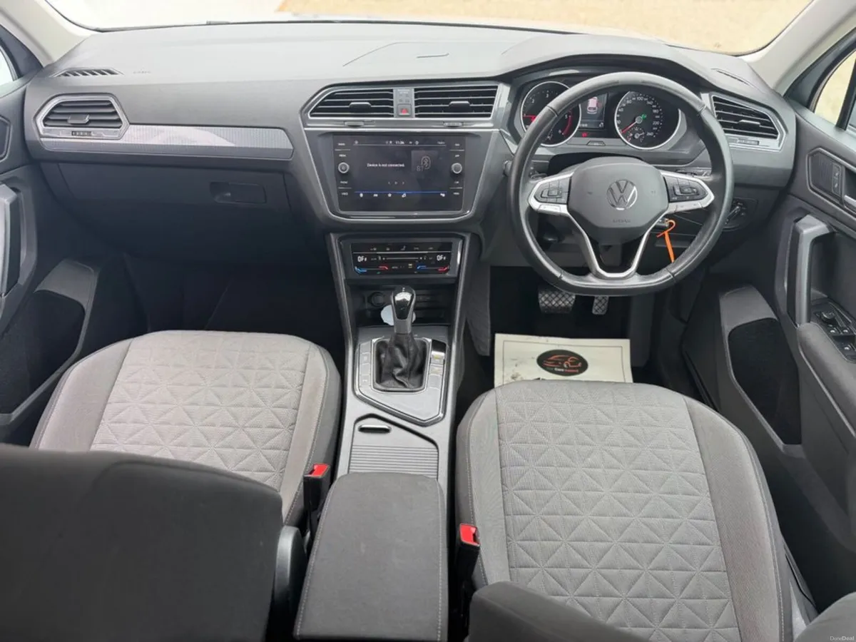 Volkswagen Tiguan Life 2.0tdi D7F 150HP 5 - Image 6