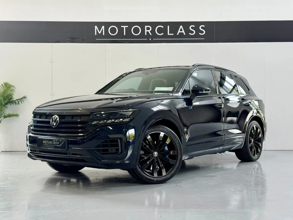 Deposit Taken 2021 Volkswagen Touareg 3.0 V6 R - Image 3