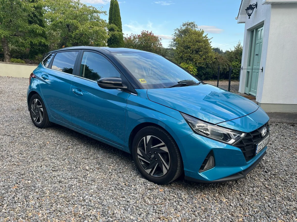 Hyundai i20 Deluxe - Image 2