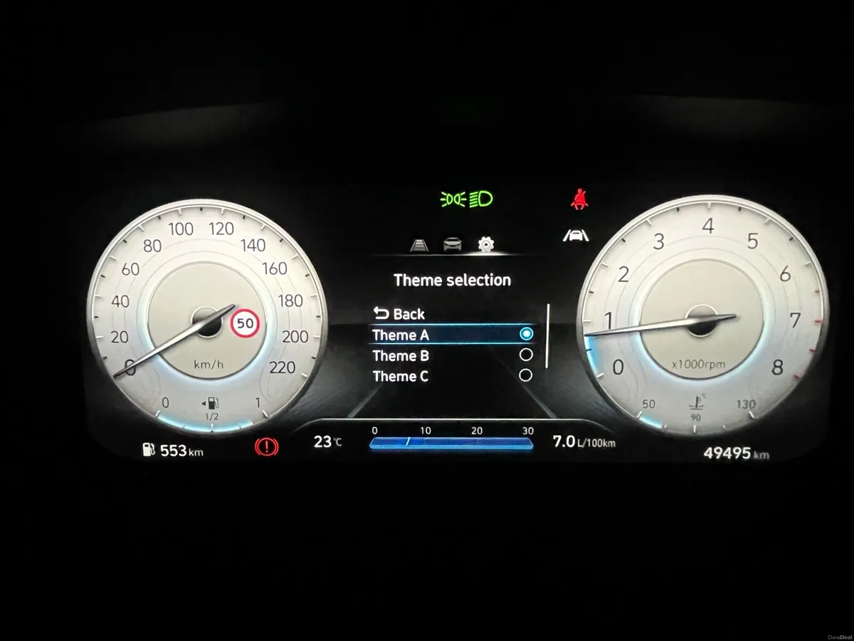 Hyundai i20 Deluxe - Image 4