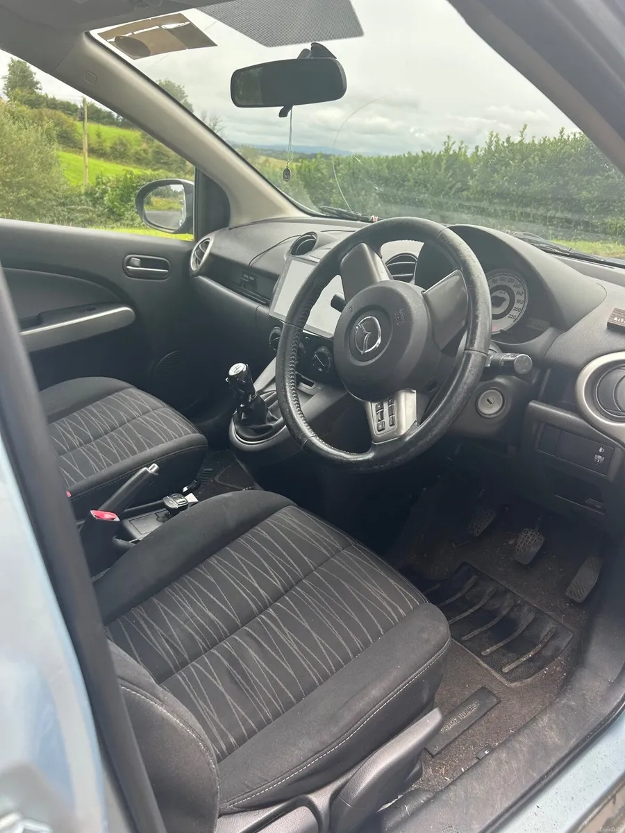 Mazda Mazda2 2010 - Image 4