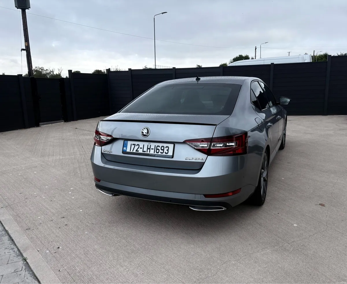 Skoda Superb TDI Sportline 150PS 5DR High Spec - Image 4