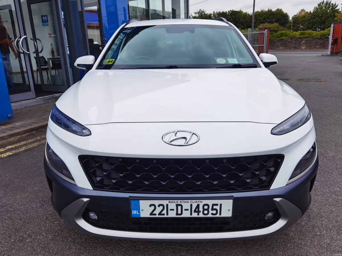 HYUNDAI KONA EXECUTIVE AUTOMATIC PETROL HYBRID - Image 2