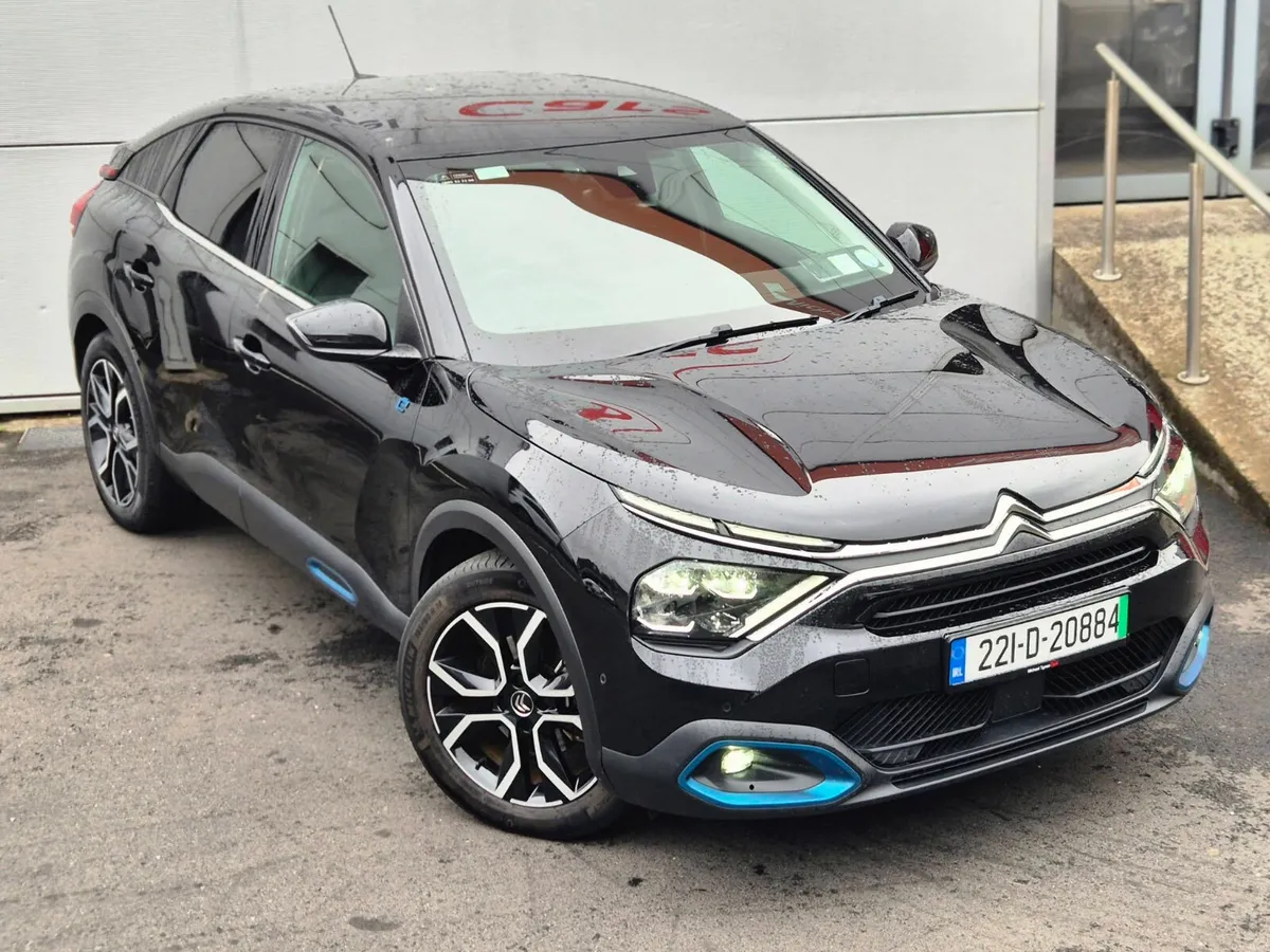 2022 Citroen e-C4 Flair, 1/2 Leather, CarPlay - Image 3