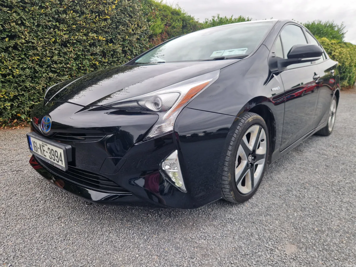 Toyota Prius 2016 - Image 2