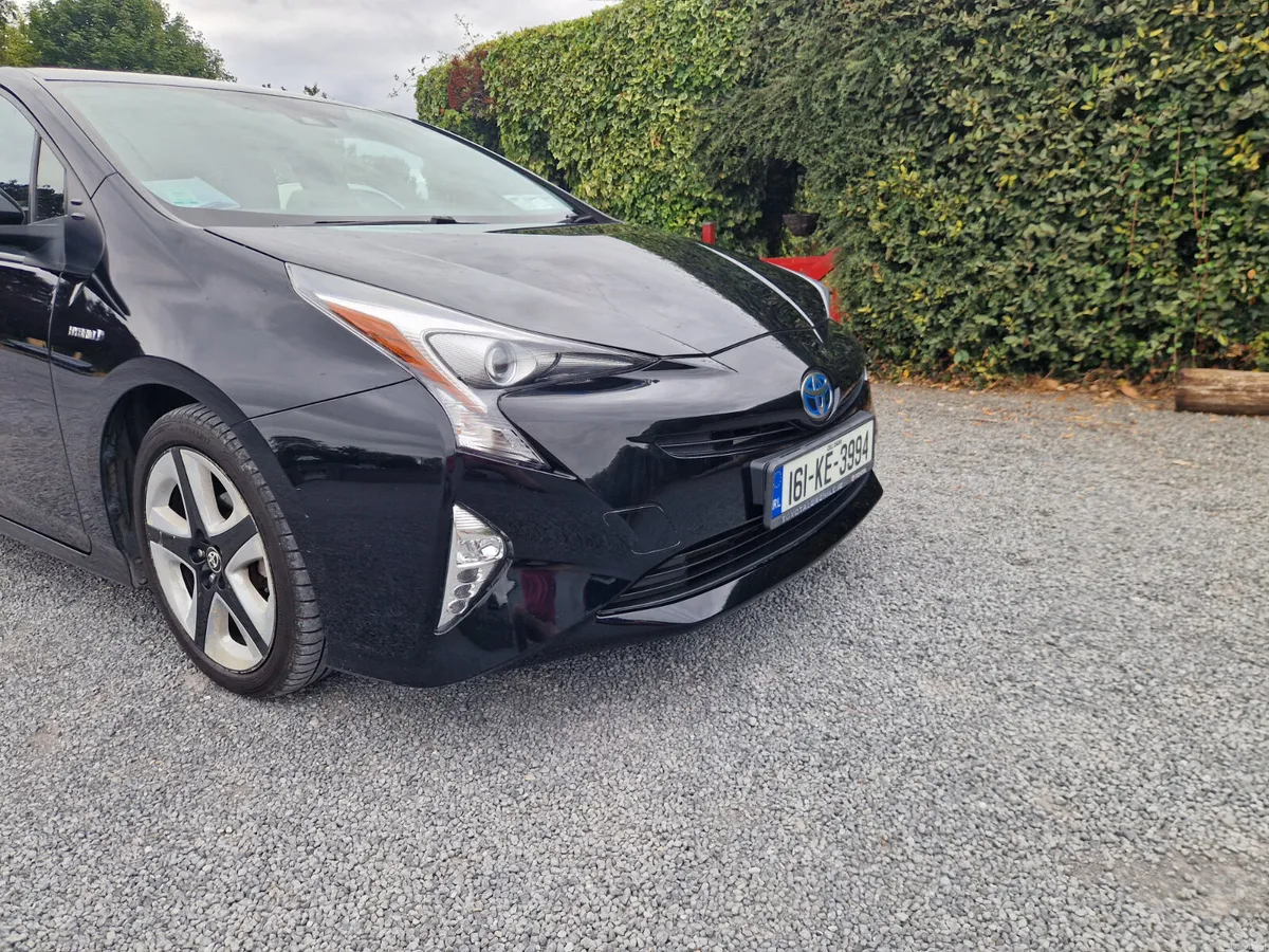 Toyota Prius 2016 - Image 1