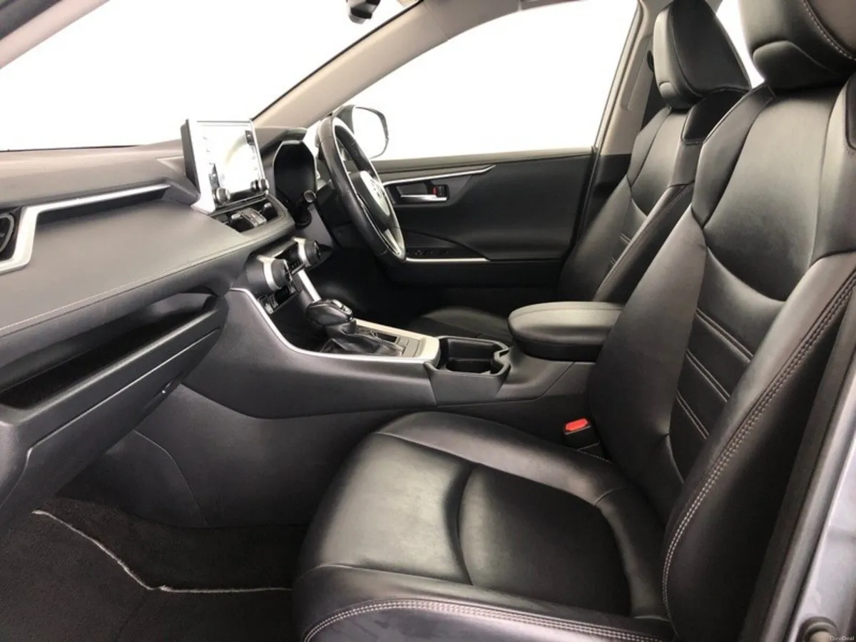 Toyota RAV4 RAV4 HYBRID SOL 2WD 4DR AUTO - Image 6