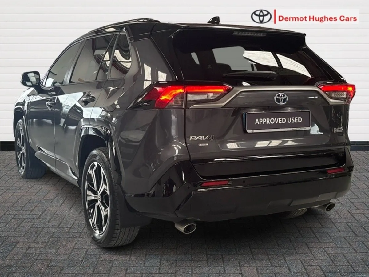Toyota RAV4 PLUG-IN HYBRID SPORT 4X4 - Image 2