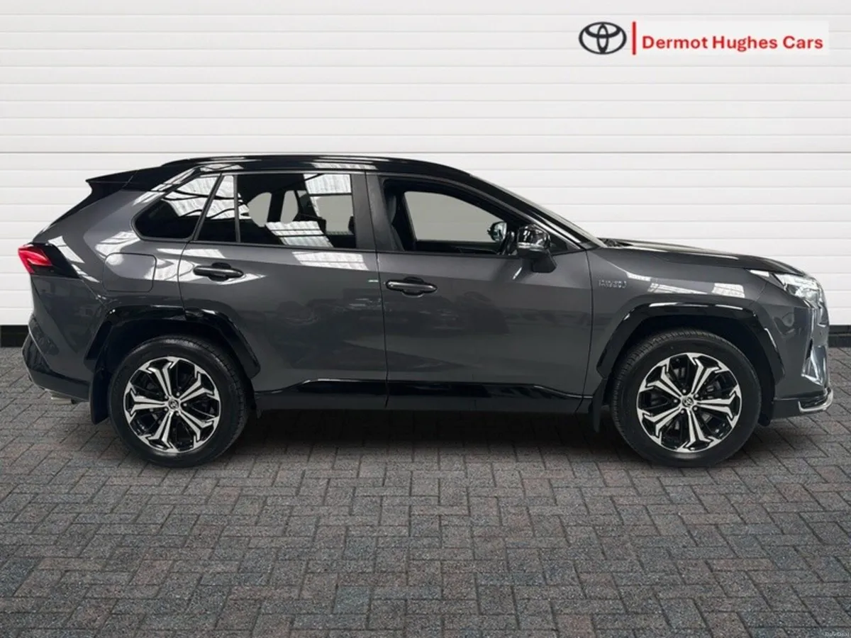 Toyota RAV4 PLUG-IN HYBRID SPORT 4X4 - Image 3
