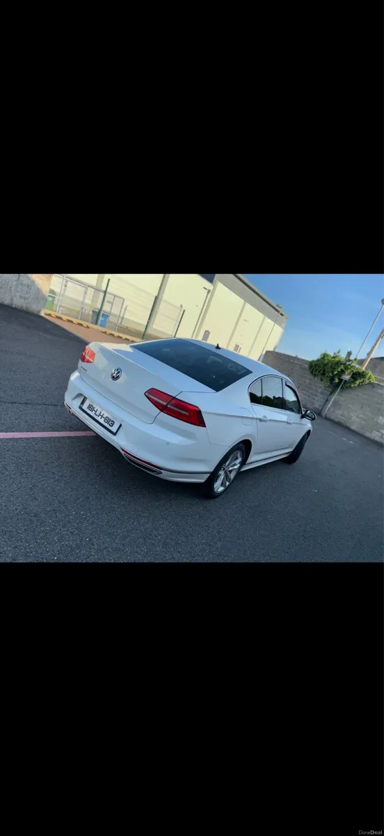 Volkswagen Passat - Image 2