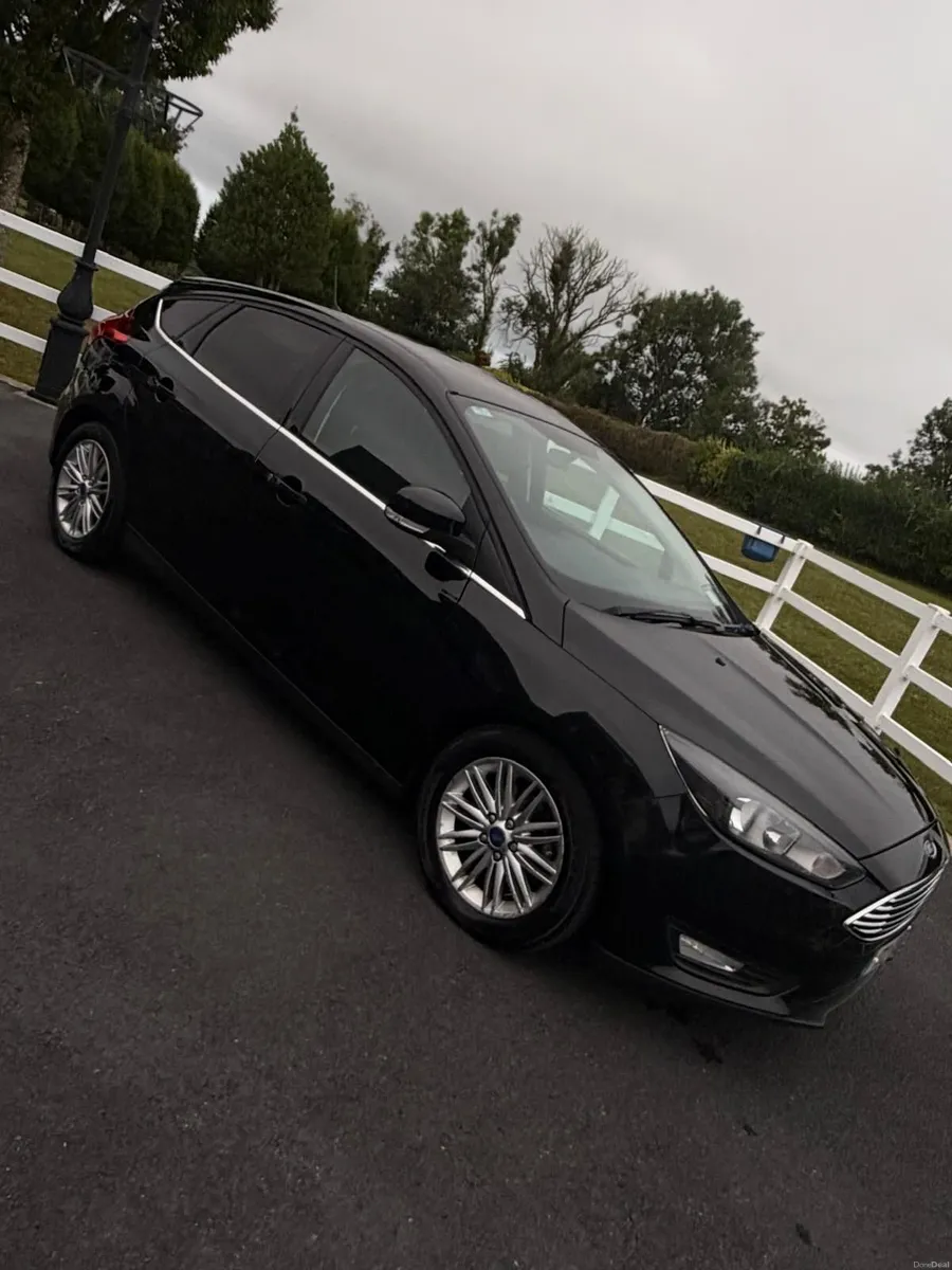 2017 Ford Focus | Black | Clean & Economical | Gre - Image 2