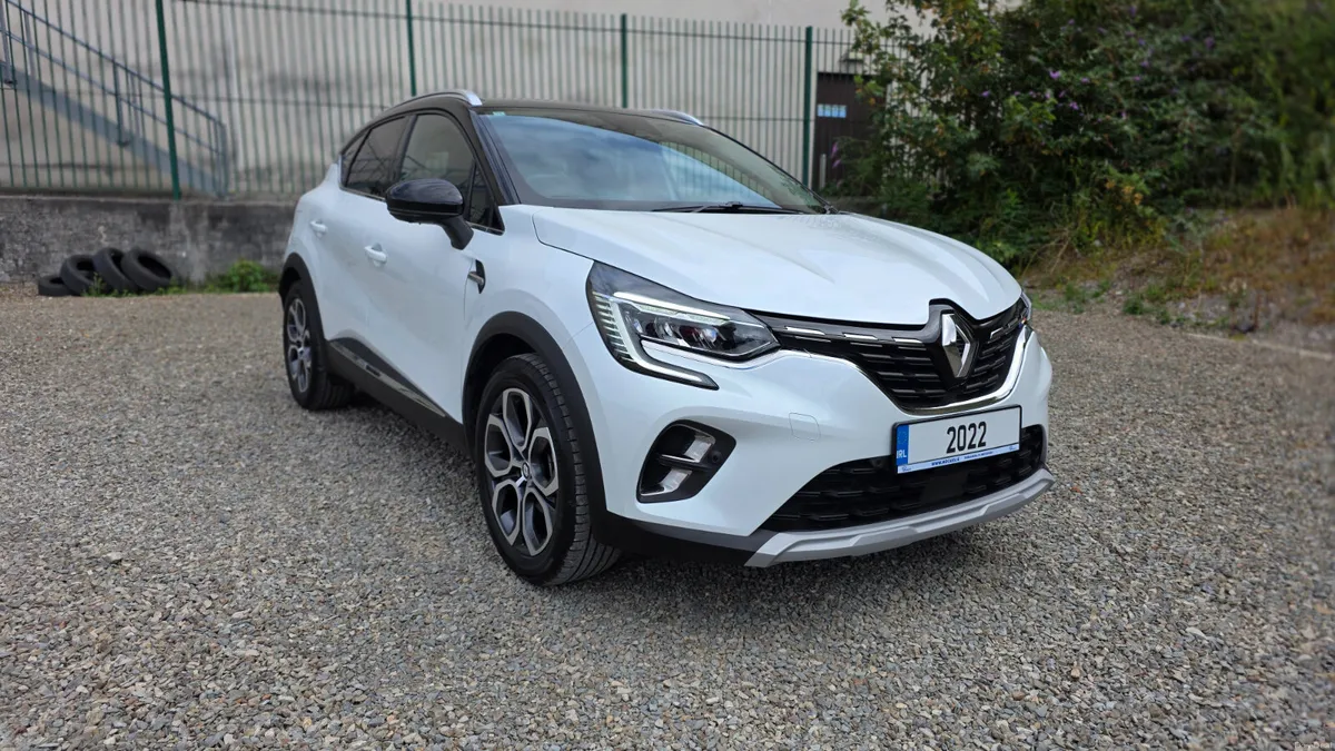 2022 Renault Captur Hybrid - Image 2