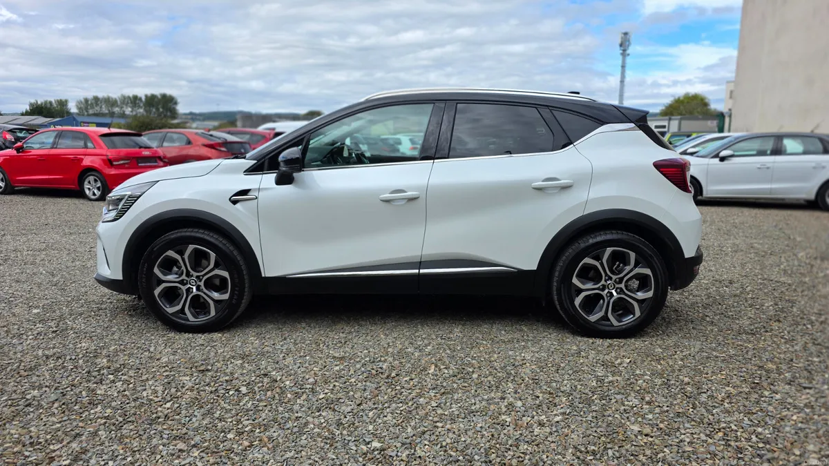 2022 Renault Captur Hybrid - Image 5