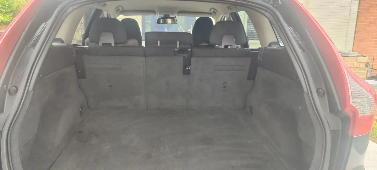 Volvo XC60 2012 - Image 2