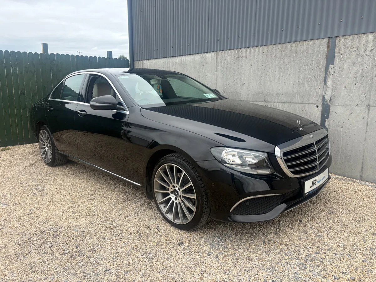 Mercedes-Benz E220d ONE OWNER - Image 4