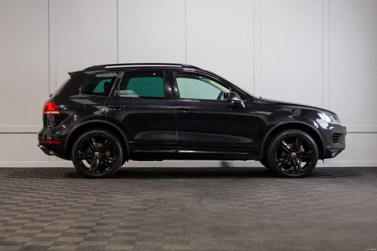 2018 Volkswagen Touareg V6 5 Seat N1 Crewcab - Image 6