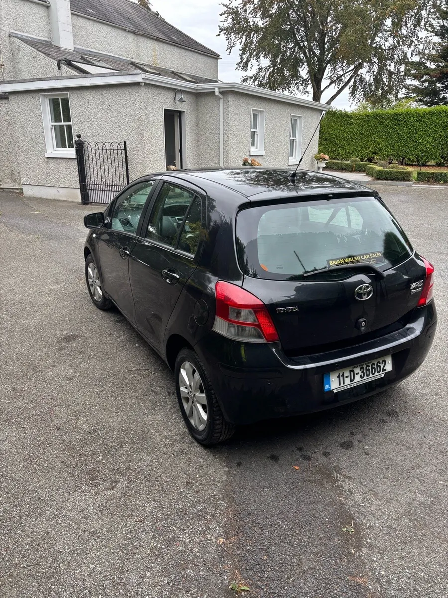 Toyota Yaris 2011 - Image 4